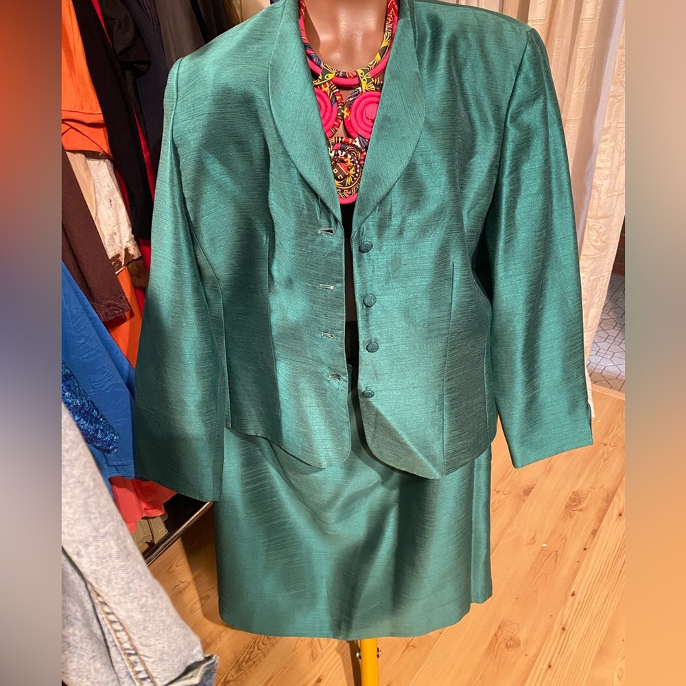 Green Le Suit 2 piece suit
